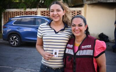Entrega Olga Sosa Credenciales de Morena y Escucha a Familias en Nuevo Laredo
