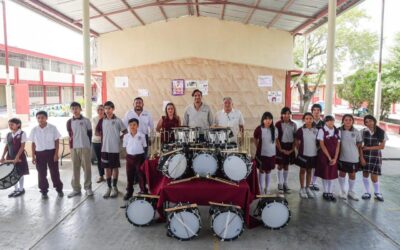 Entregó Alcalde Carlos Peña Ortiz Instrumentos a Banda de Guerra de la Secundaria Técnica No. 59
