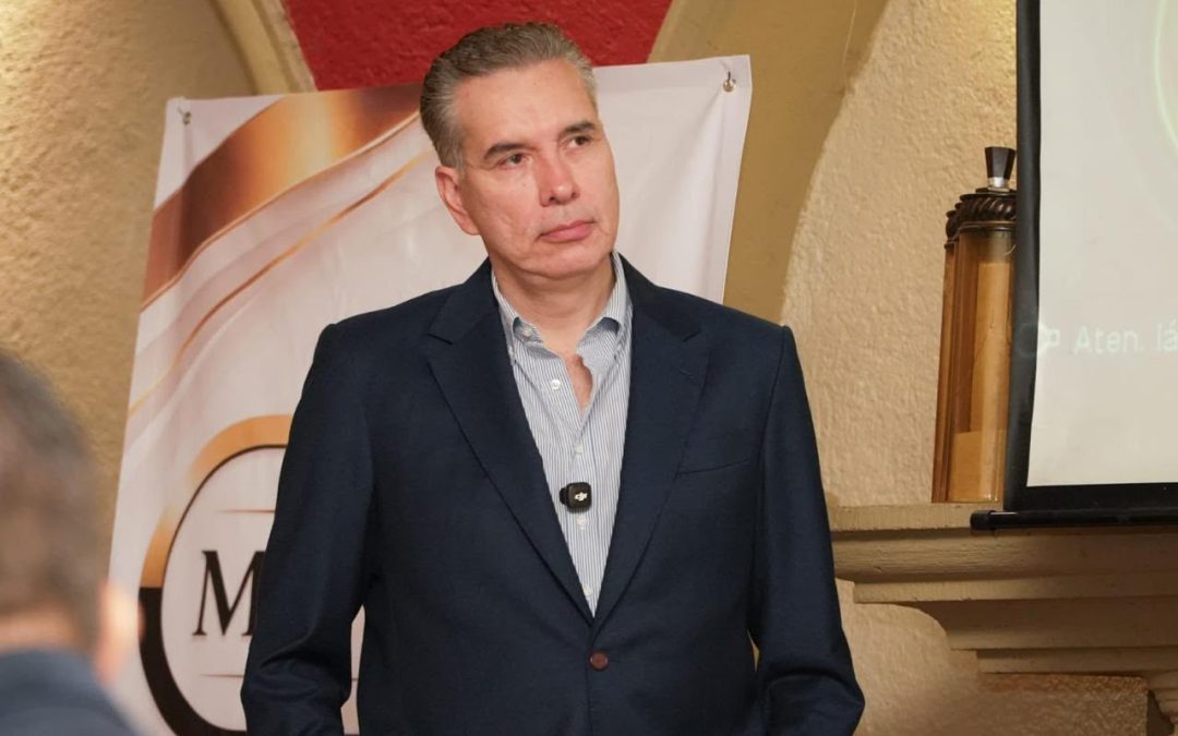Destapa Waldo Fernández a Felipe de Jesús Cantú para Monterrey