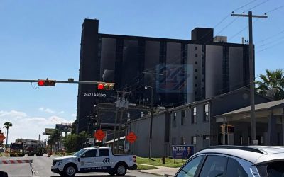 Incendio en DoubleTree obliga a cerrar cinco manzanas y mantiene en alerta a Laredo