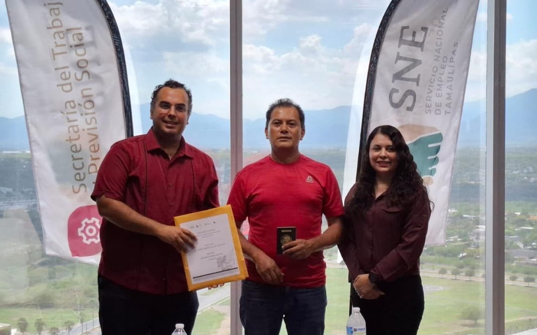 Dan sobres de viaje a trabajadores agrícolas tamaulipecos contratados en Canadá