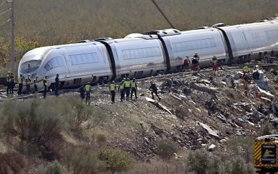 Al menos 68 muertos por la colisión de dos trenes de alta de velocidad en España