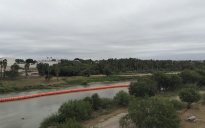 Desafía Trump a Laredo e Instala Boyas